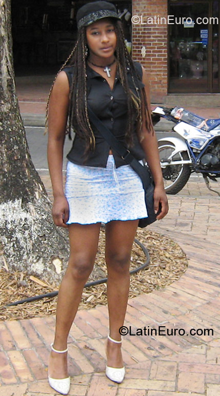 Date this georgeous Colombia girl Yenny from Bogota CO9894