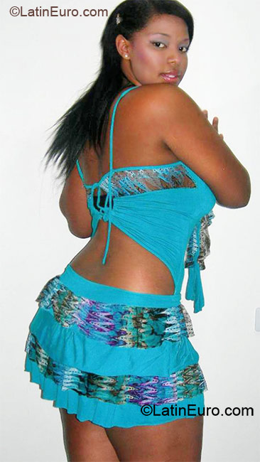 Date this nice looking Colombia girl Kati from Cali CO18316