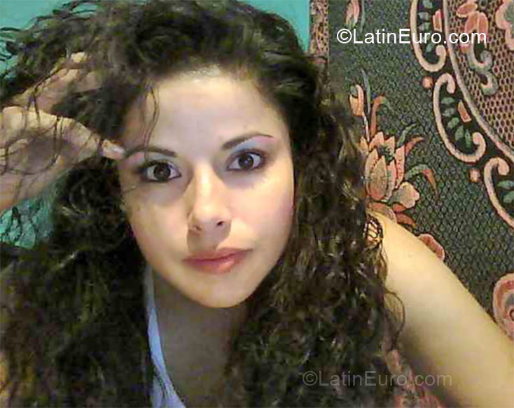 Date this pretty Costa Rica girl Giselle from Piedades CR216