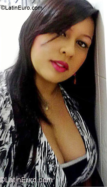 Date this pretty Colombia girl Johana from Palmira CO9943
