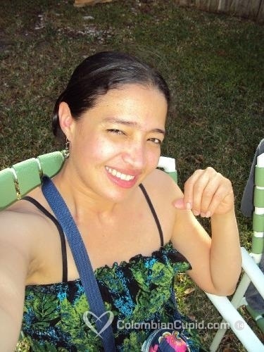 Date this sensual Colombia girl Anyelis from Miami CO9983