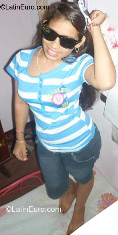 Date this athletic Colombia girl Maritza from Bogota CO10035