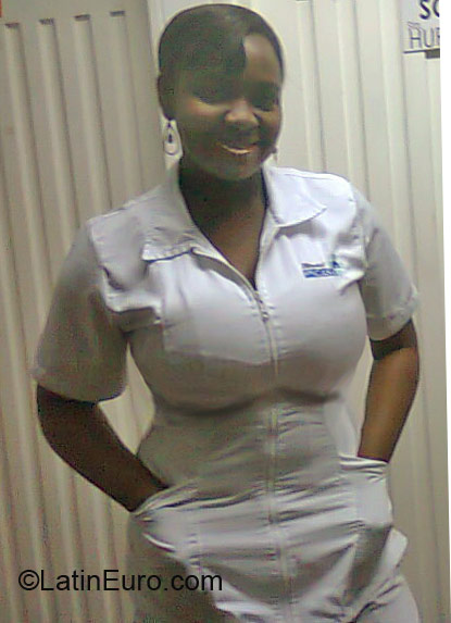 Date this happy Colombia girl Maricruz from Cali CO10043