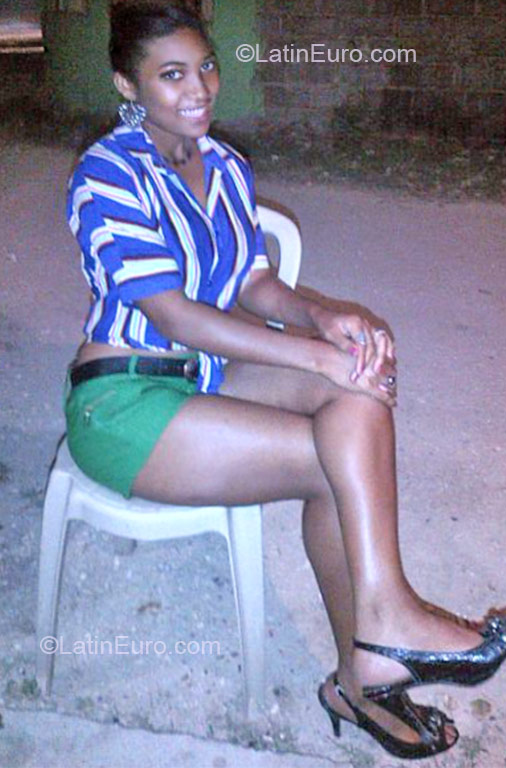 Date this athletic Dominican Republic girl Luisa from Santo Domingo DO10913