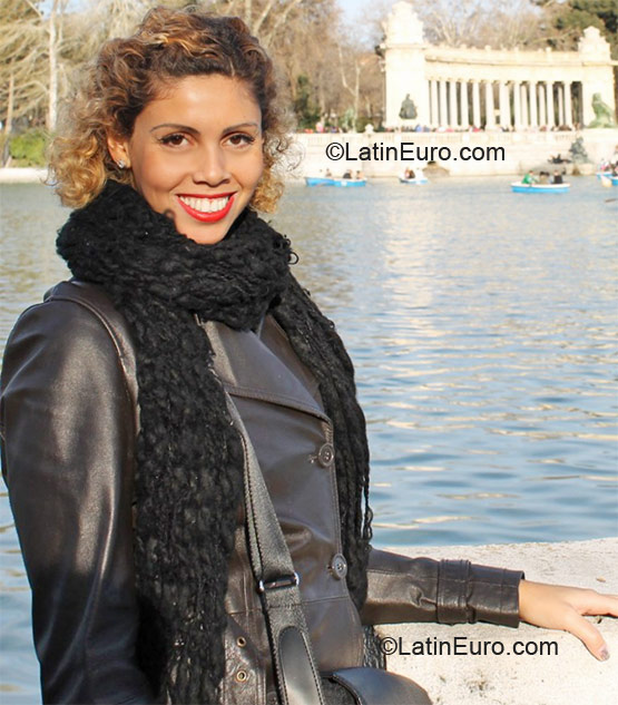 Date this pretty Brazil girl Priscilla from Rio de Janeiro BR6659