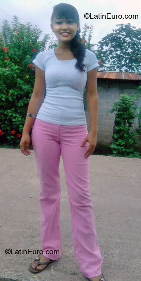 Date this sultry Honduras girl Eni from La Ceiba HN656
