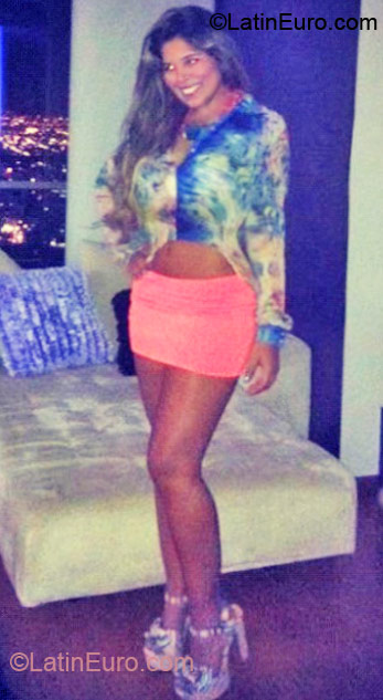 Date this tall Colombia girl Carolina from Barranquilla CO10145