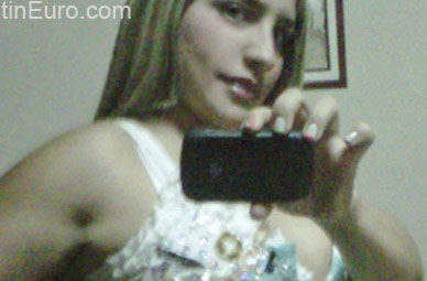 Date this hot Colombia girl Andrea from Cali CO10183