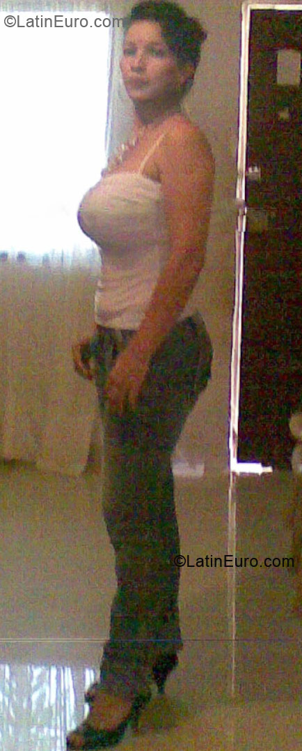 Date this hard body Colombia girl Yudy from Barranquilla CO15124