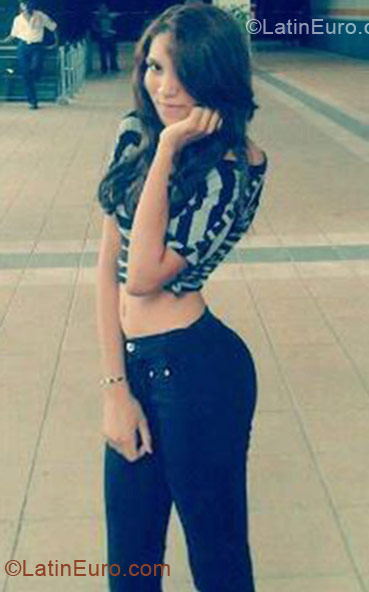 Date this sultry Dominican Republic girl Kathy from Santo Domingo DO11113