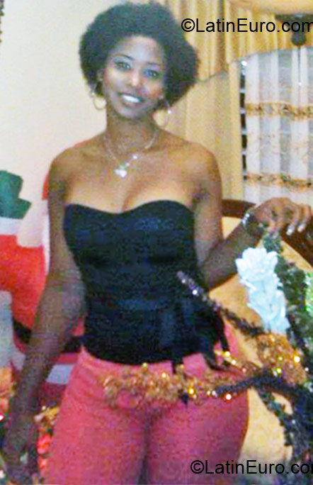 Date this passionate Dominican Republic girl Esther from Santo Domingo DO11765