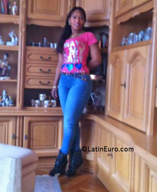 Date this sensual Spain girl Francia17 from Huesca ES236