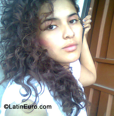 Date this good-looking Honduras girl Ruth from Tegucigalpa HN672