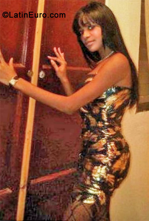 Date this funny Dominican Republic girl Natiel from Santo Domingo DO11275