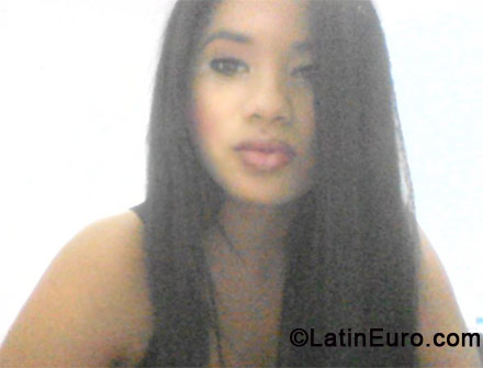 Date this young Colombia girl Alexandra88 from Medellin CO10558