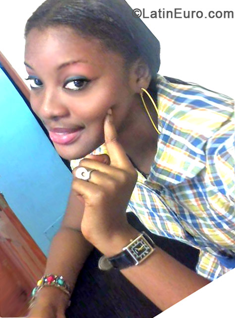 Date this lovely Cote D'Ivoire girl Irne from abidjan CI27