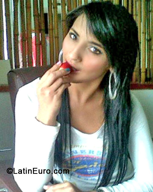 Date this tall Colombia girl Leisi from Barranquilla CO10580