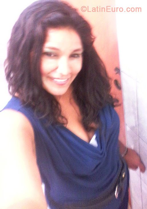 Date this voluptuous Peru girl Denisse from Lima PE545
