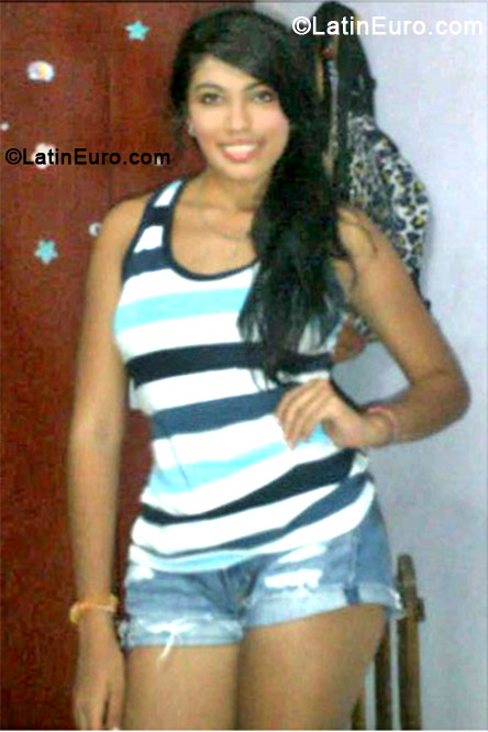 Date this hard body Colombia girl Andrea from Barranquilla CO10593