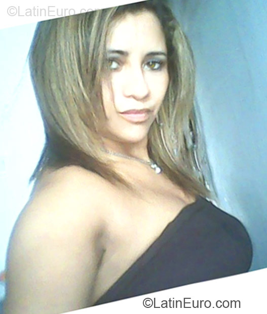 Date this attractive Brazil girl Paula from Fortaleza BR6753