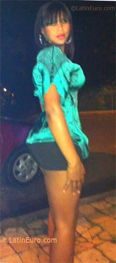 Date this funny Dominican Republic girl Gisselle from Santo Domingo DO11431