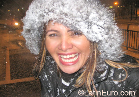 Date this nice looking Brazil girl Luciana from Sao Paulo BR6770