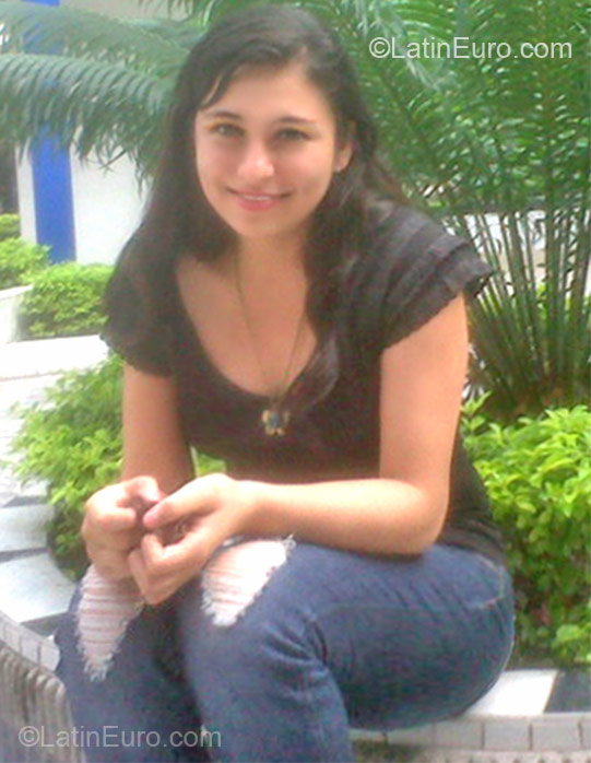 Date this happy Peru girl Katherine from Tarapoto PE639