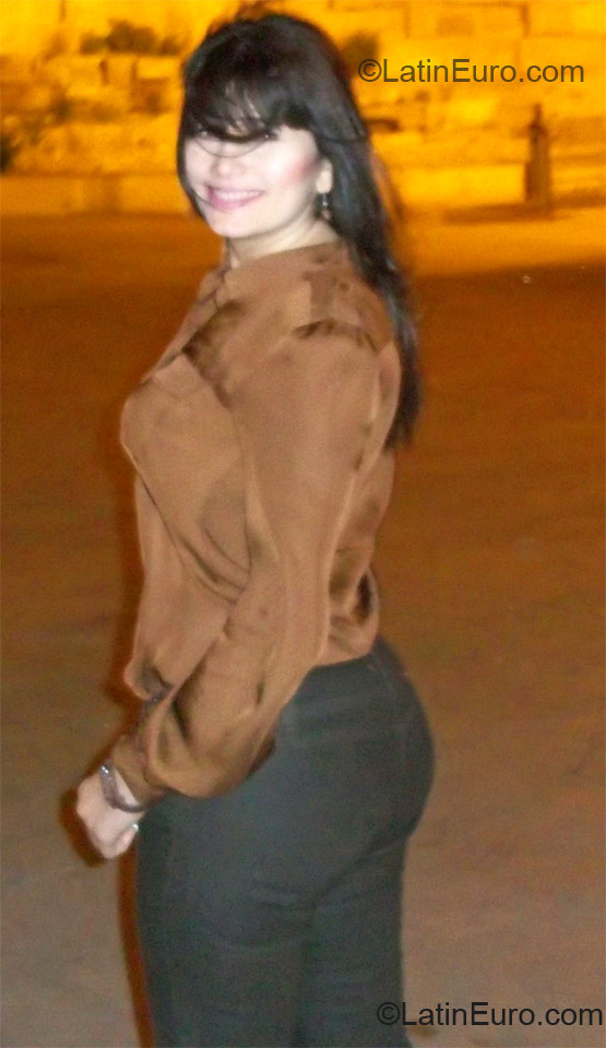 Date this passionate Colombia girl Patricia from Cartagena CO10723