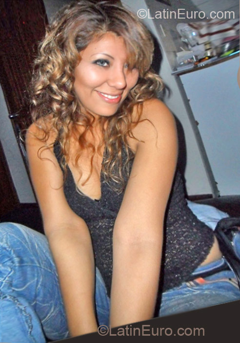 Date this cute Peru girl Kat from Lima PE652