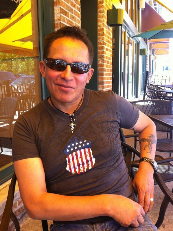 Date this beautiful United States man ELOY from Miami y La Paz, Bolivia US13203