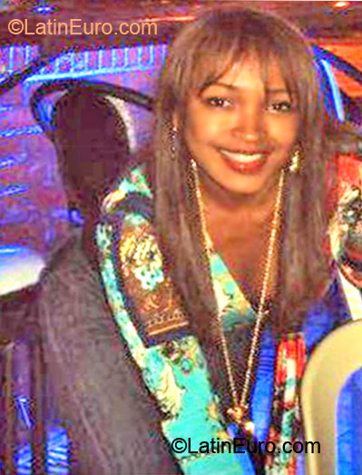 Date this beautiful Colombia girl Ximena from Cali CO10699