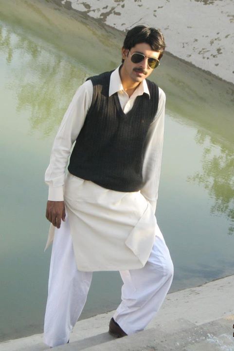 Date this sultry Pakistan man Shzi from Jauharabad PK48