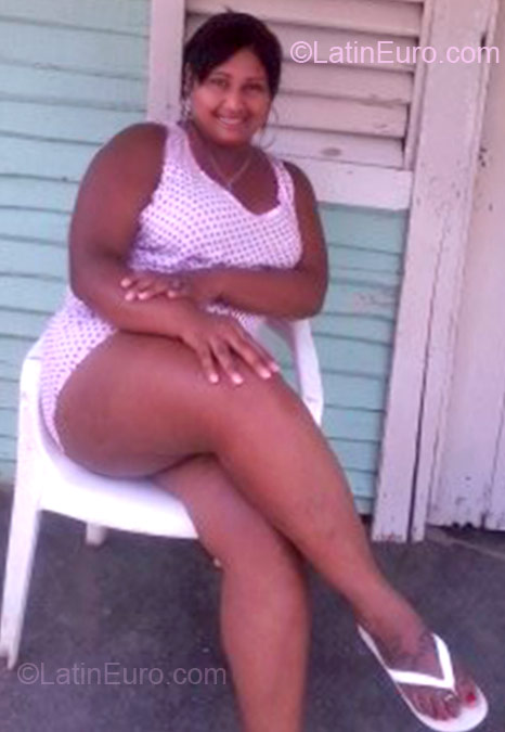 Date this sultry Dominican Republic girl Luz michelle from Mao Valverde DO11642