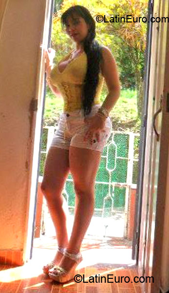 Date this lovely Colombia girl Jennifer from Medellin CO10750