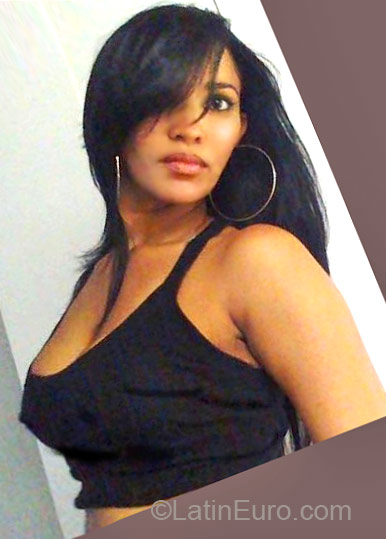 Date this hard body Brazil girl Barbara from Salvador BR6847