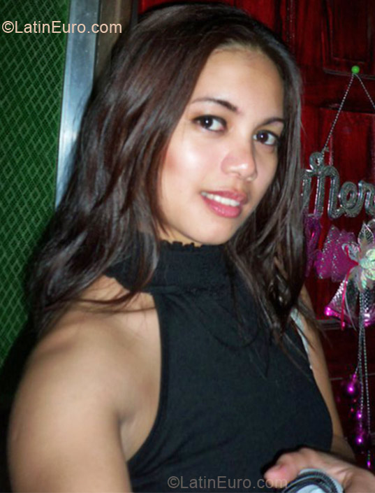 Date this pretty Philippines girl Gladetz from Laoag City PH481