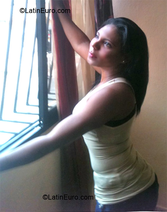 Date this happy Dominican Republic girl Belky from Santo Domingo DO11796