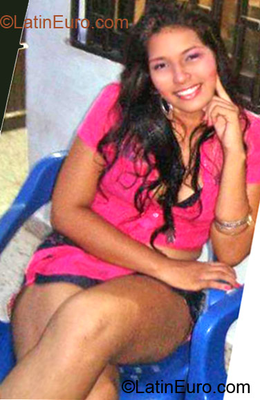 Date this foxy Colombia girl Yoli from Barranquilla CO10871