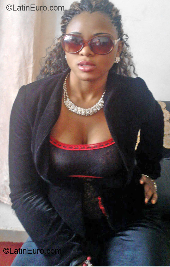 Date this pretty Cameroon girl Solange from Yaounde CM136