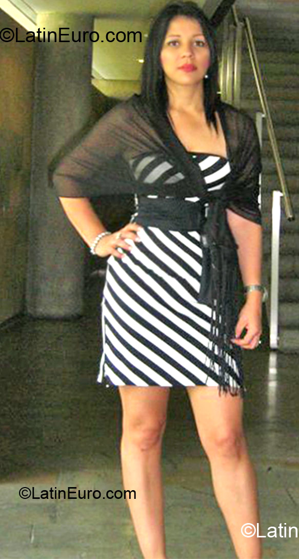 Date this passionate Colombia girl Paola from Medellin CO10885