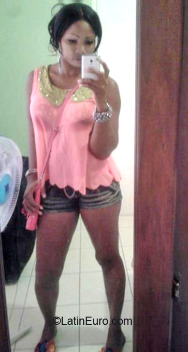 Date this attractive Jamaica girl Melrose from Kingston JM594