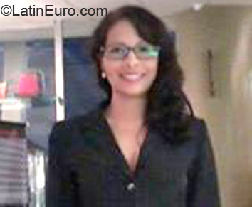 Date this nice looking Brazil girl Daniela from Sao Paulo BR6977