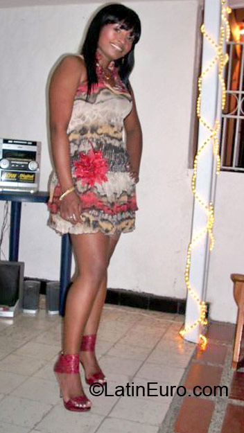 Date this georgeous Colombia girl Dilma from Cartagena CO10903