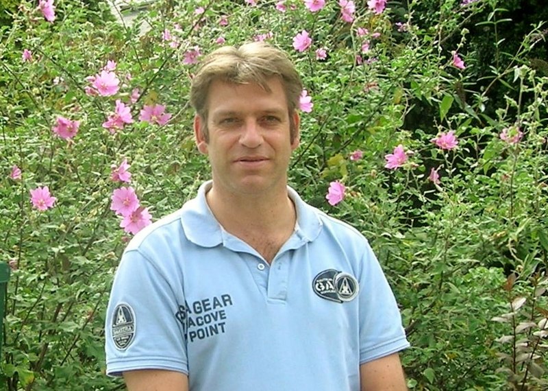 Date this young Netherlands man Huggie from Den Haag NL209