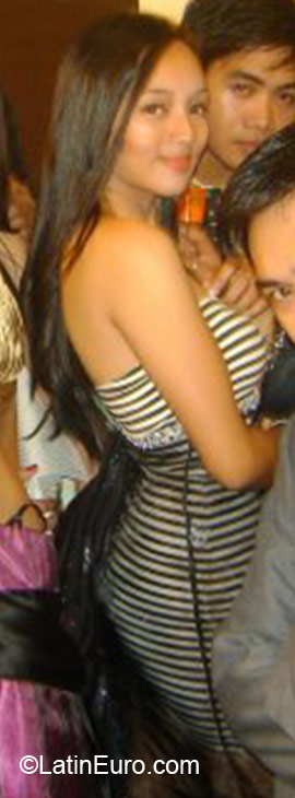 Date this voluptuous Philippines girl Eulu from Tacloban PH499
