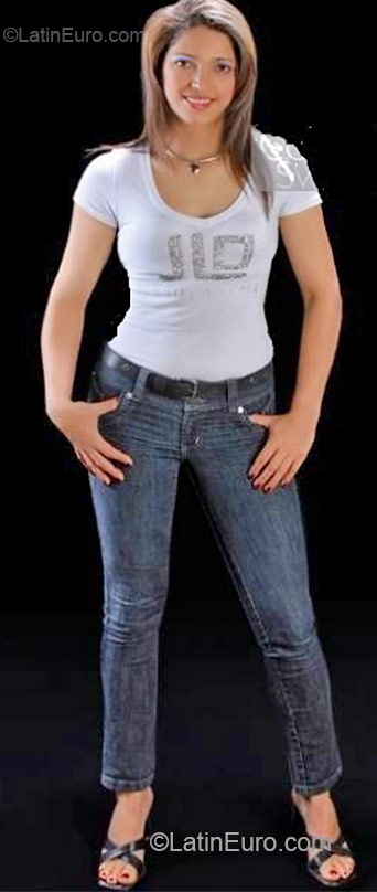 Date this georgeous Colombia girl Dora from Medellin CO17615