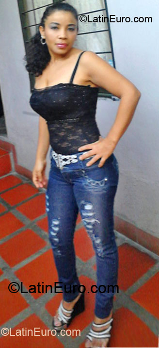 Date this georgeous Colombia girl Francia ruiz from Cali CO10984