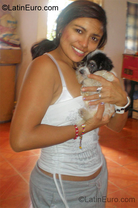 Date this attractive Colombia girl Martha from Cali CO11070