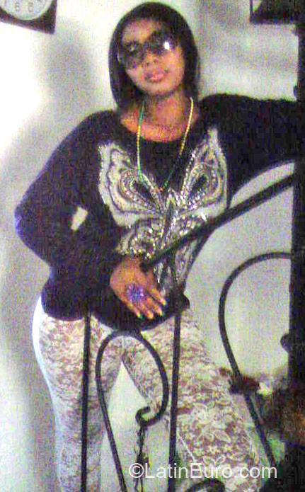 Date this hard body Jamaica girl Kadean from Kingston GB683