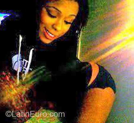 Date this foxy Jamaica girl Kitten from Kingston JM683